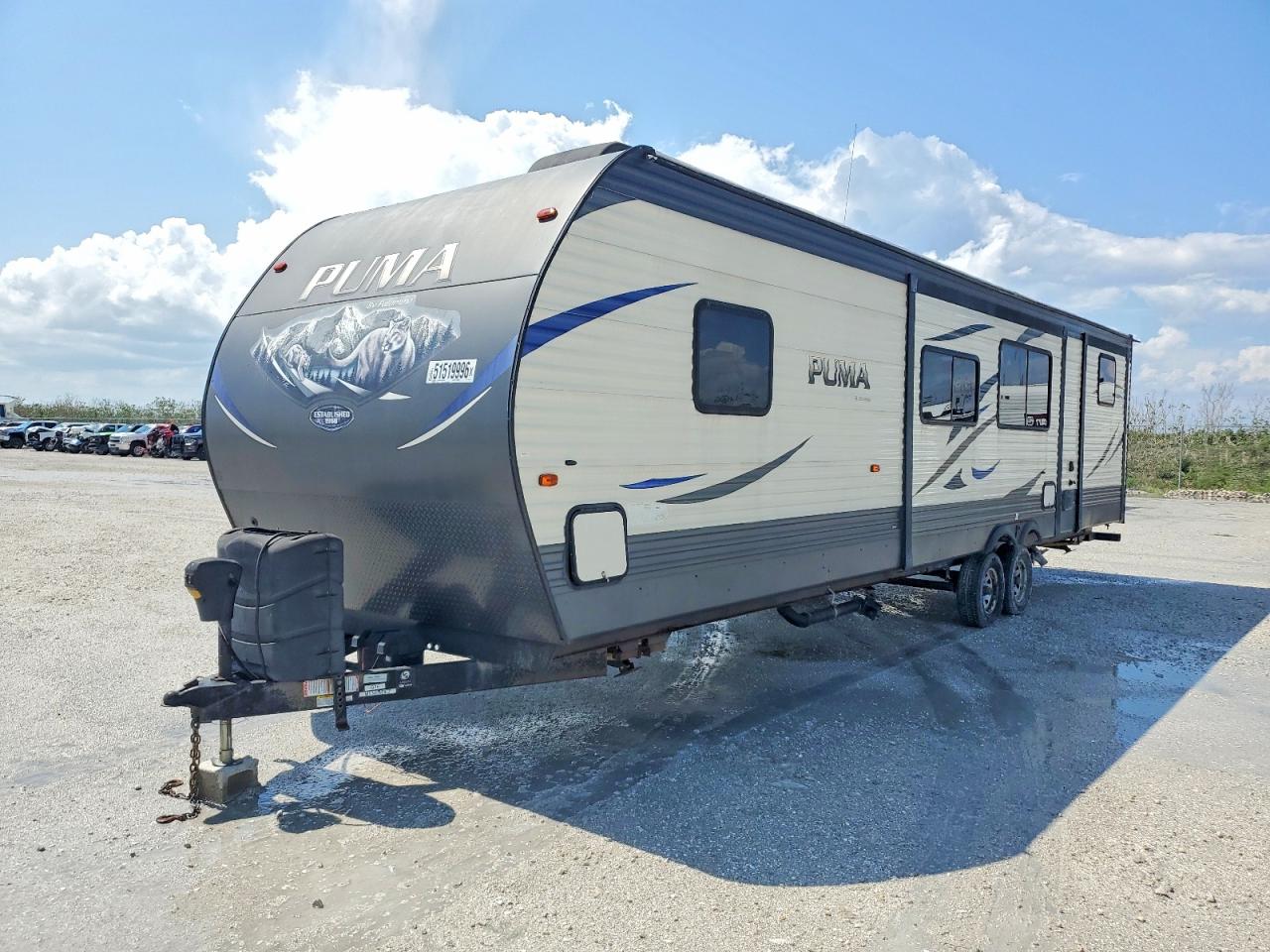 2019 FOREST RIVER Puma Towables — VIN 4X4TPUH27KP078110 — photo 2